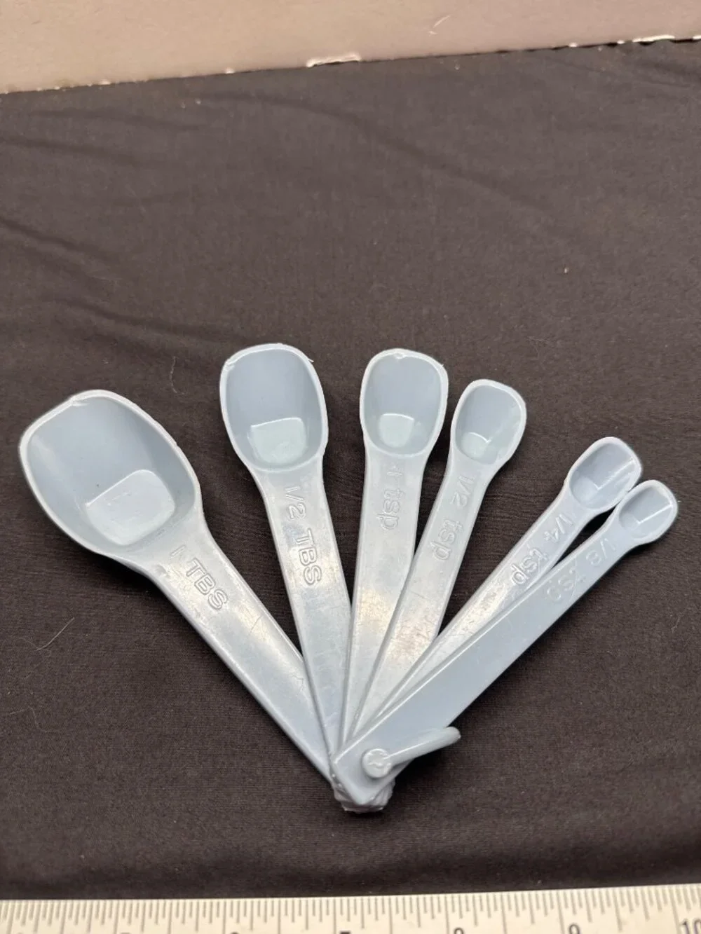 Rubbermaid 6-Piece Gray Plastic Measuring Spoon Set For Dry & Liquid Ingredients